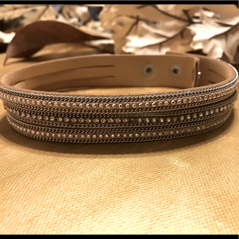 Beige Rhinestone 3-Strand Choker Necklace⚜️